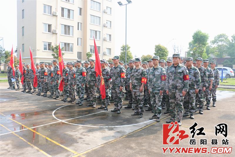 我县114名基干民兵接受集中点验