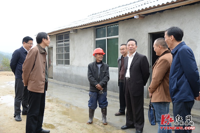 李雨桑)11月28日,市委副书记,市长刘和生来我县公田镇,毛田镇专题调研