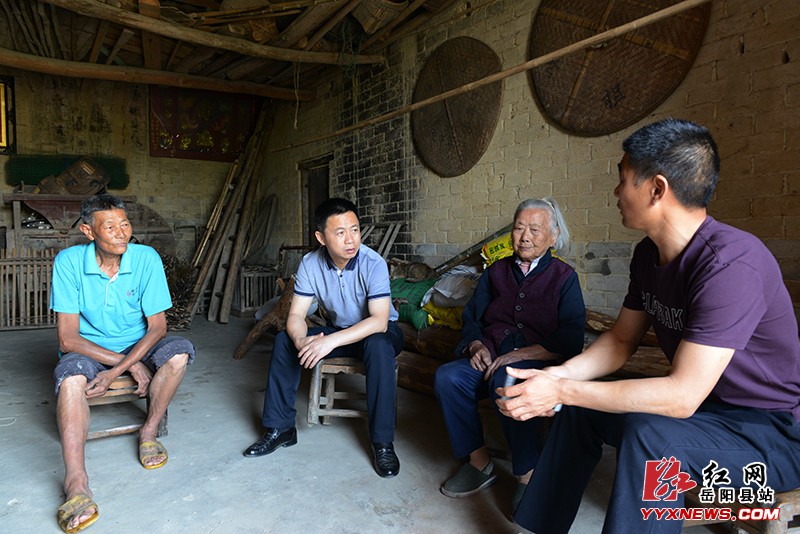 ��ί��������չ����ƶ�ʿ�����ס����⵳�