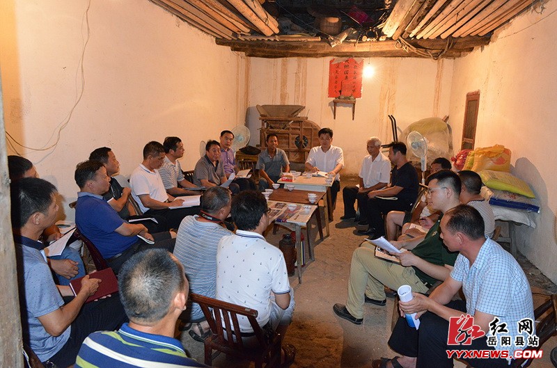 ���ľ�����ë����10��ƶ������ж���